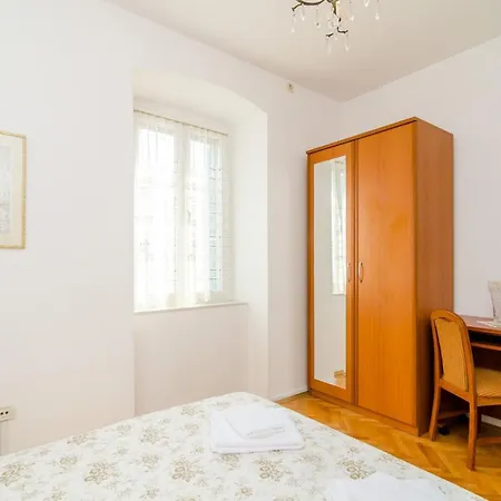 Nyaraló Stone House 